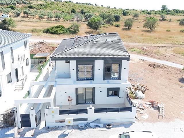 Didim Sağtur da satılık 3+1 sıfır villa