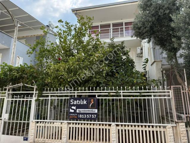Didim Sarıgül Sitesi’nde Satılık Bahçeli Villa