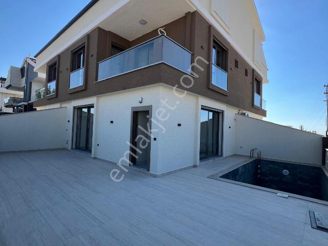 Didimde Muhteşem Konumda 4+1 Villa
