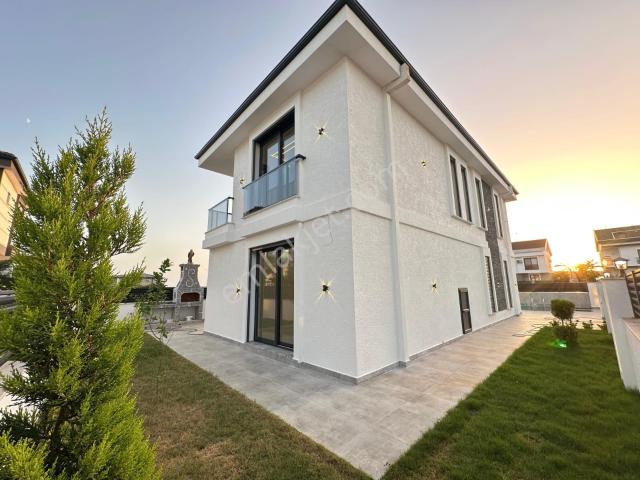 Didimde Muhteşem Konumda 4+1 Villamız Satıştadır