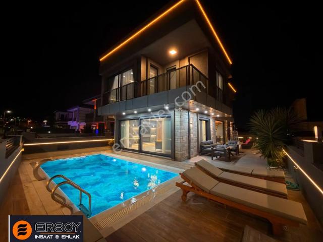 Didimde Havuzlu Full Eşyalı Satılık Lüks Villa