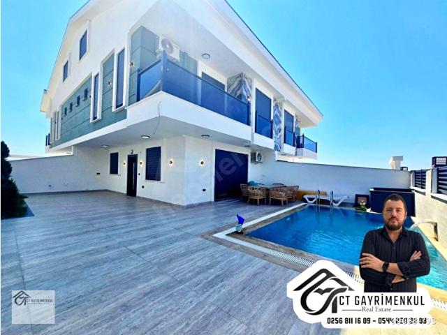 Didim'de Satılık 3+1 Müstakil Girişli Havuzlu Bahçeli Full Eşyalı Tripleks Villa