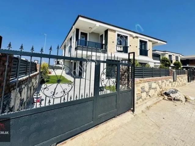 Didimde Satılık Ayrı Mutfak Villa