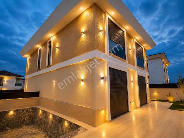 Didim'de Satılık Full Eşyalı 3+1 Havuzlu Villa alt Kat Odalı