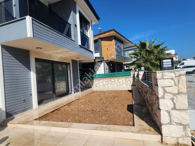 Didimde Tam Müstakil 3+1 Ayrı Mutfaklı Havuzlu,garajlı Villa