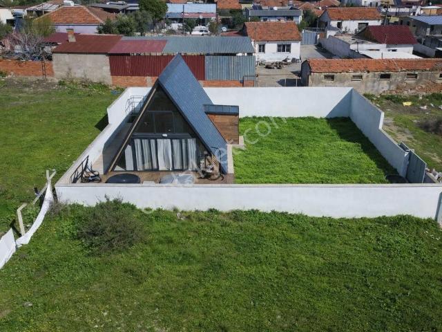 Didim'de 307 M2 Arsa İçerisinde Satılık 2+1 Ahşap Ev