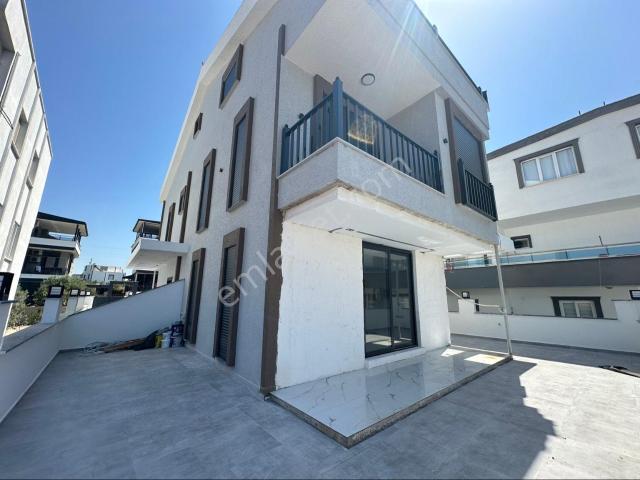 Didimde 3+1 Sıfır Deniz Manzaralı Teraslı Villa