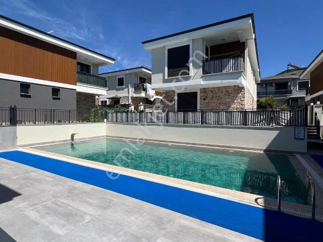Didimde 3+1 Satılık Lüks Villa