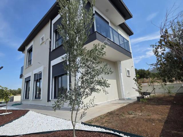 Didim'de 400 M2 Arsa Üzerinde Tam Müstakil Villa