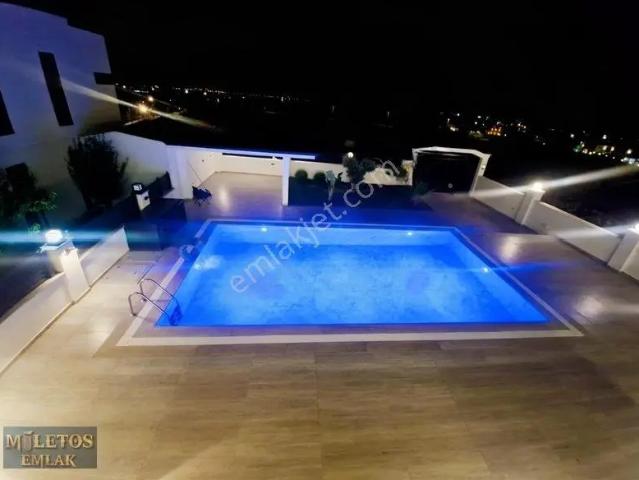 Didimde 600 Mt2 Arsa Icinde 4+1 Deniz Manzarali Satilik Villa