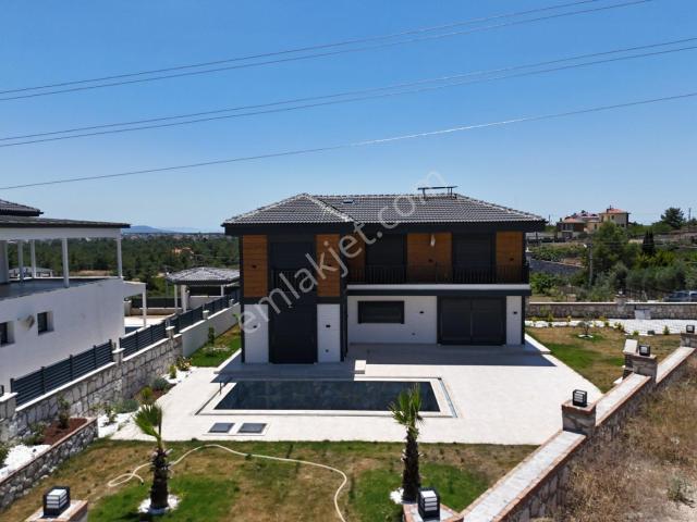 Didimde 600m2 İçinde Tam Müstakil Havuzlu Otoparklı Lüks Villa