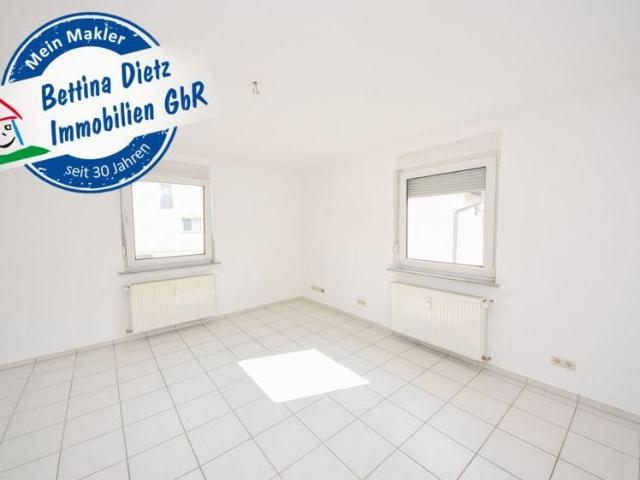 DIETZ: Einzugsbereite und renovierte 3 Zimmerwohnung im ersten Obergeschoss in Münster zu vermieten!