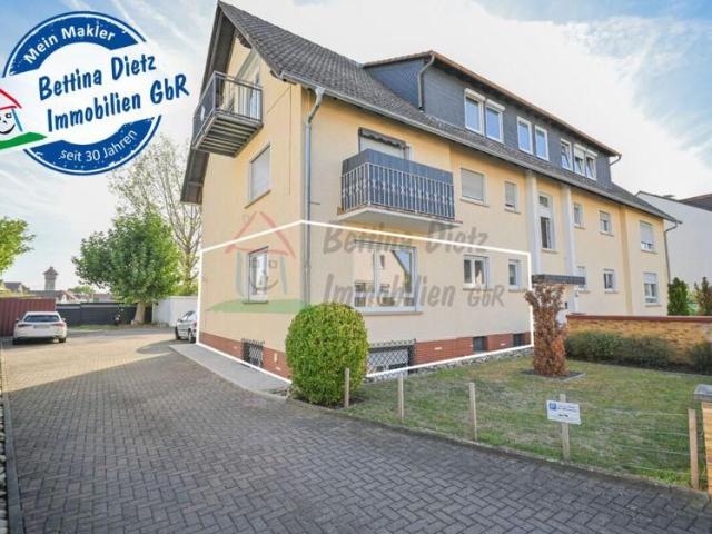 DIETZ: Frisch sanierte 3 Zimmerwohnung mit Stellplatz in zentraler Lage von Babenhausen!