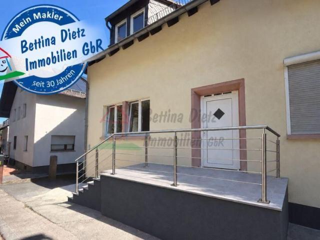DIETZ: Helle 2 Zimmer Wohnung mit neuer Einbauküche!