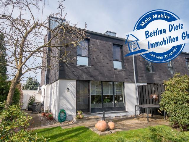 DIETZ: Modernisiertes Reihenendhaus mit Garage in Feldrandlage von Rödermark Ober Roden!