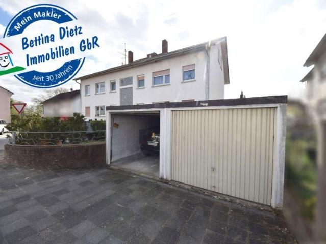 DIETZ: Sanierte 2 Zimmer Wohnung im Dachgeschoss eines 6 Familienhauses! Optionale Garage!