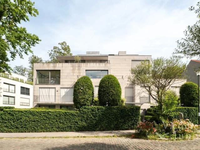 DIEWEG: Beautiful 3 bedroom apartment with terrace