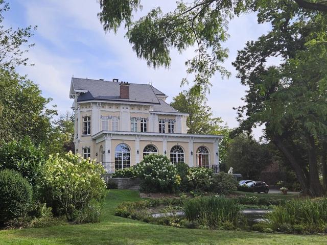 Dieweg Exceptional furnished 7 bedroom villa