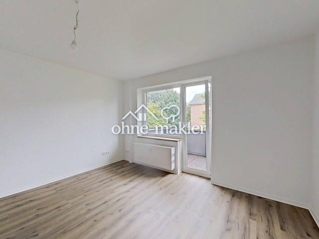 Die Blätter fallen, Ihre Miete auch: Gemütliche 2 Zimmer Wohnung mit BALKON im Norden von Rendsburg