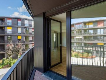 Die Elbe vor der Haustür – 2 Zimmer Wohnung mit Loggia – Marina Garden