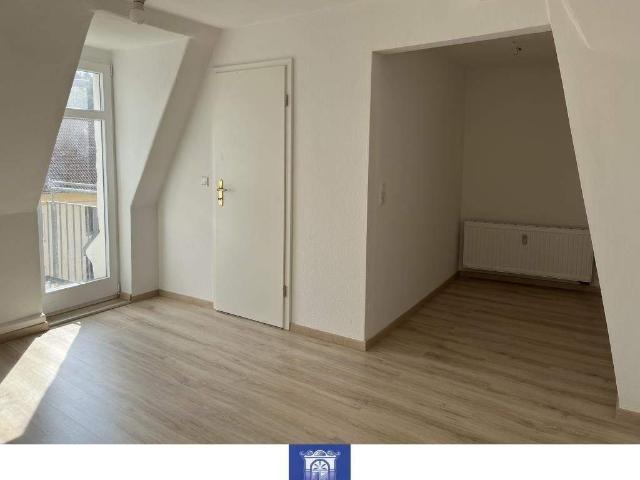 Die ersten eigenen vier WÃ¤nde! Balkon, Tageslichtbad, separate KÃ¼che!