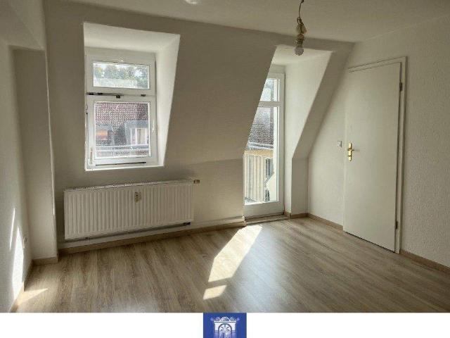 Die ersten eigenen vier WÃ¤nde! Balkon, Tageslichtbad, separate KÃ¼che!