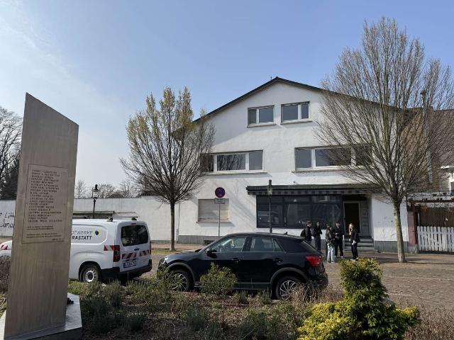Die Oase mitten in Rastatt, tolles Wohnhaus mit Kl.Laden und super tollem Garten mit Pool