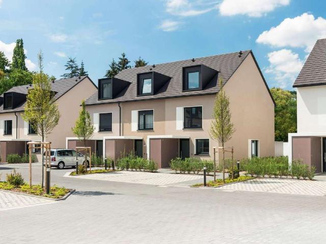 Die letzten vier 145m² Familienglück Reihenmittelhäuser in Stein ! Fertigstellung noch 2026 möglich!