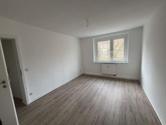 Die will ich haben.. helle, moderne 2 Zimmer Wohnung mit EinbaukÃ¼che. sofort einzugsfertig