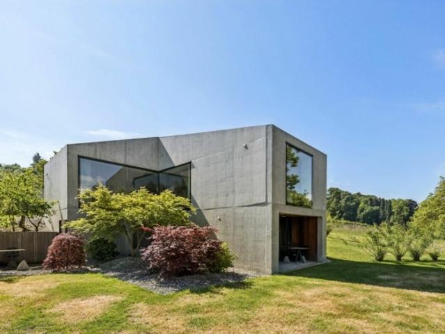 Die Villa eines zeitgenössischen Architekten im Herzen einer privilegierten Umgebung