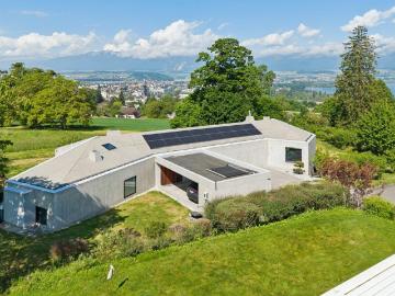 Die Villa eines zeitgenössischen Architekten im Herzen einer privilegierten Umgebung