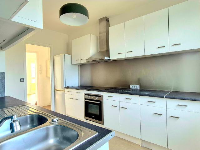 DIEPPE NEUVILLE APPARTEMENT 3 PIECES 73.64m2 AU 3ème ETAGE BALCON / CAVE & GARAGE