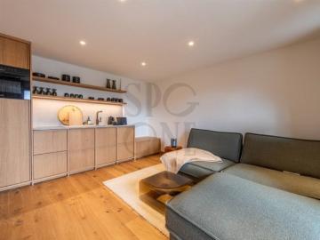 Diese 2 Zimmer Wohnung, komplett renoviert im Jahr 2025