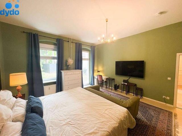 Diese wunderschöne vollmöblierte 1 Zimmer Wohnung mit Terrasse wartet auf neue Mieter