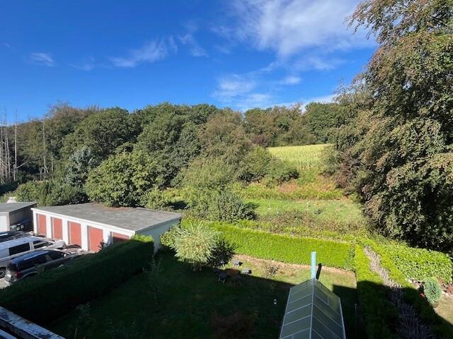 Diese großzügige 3 Zimmer Wohnung im idyllischen Hiddinghausen wartet auf Sie !