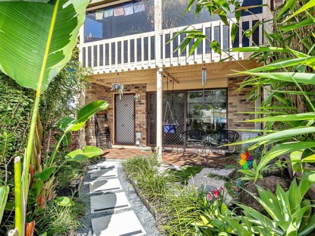 Different in So Many Ways â A Mudgeeraba Gem with Space to Spare!