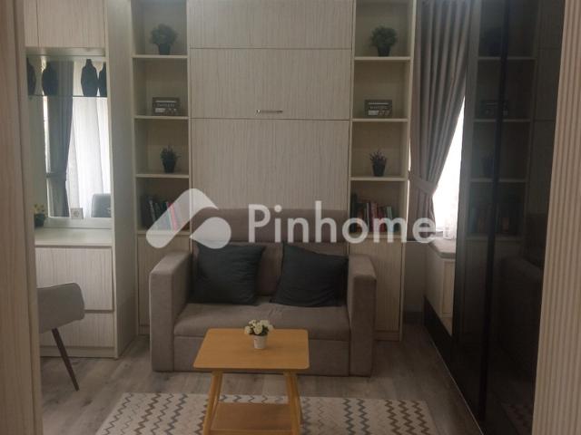 Dijual Apartemen Cantik Nyaman Type Studio Furnished 15 Juta All In di Royal Heights, Luas 22 m², 2 KT, Harga Rp 504 Juta | Pinhome