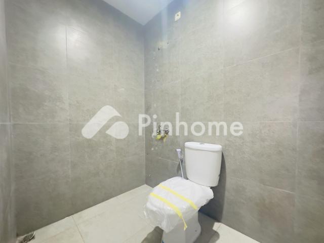 Dijual Rumah 3 Lantai Di Kota Makassar di Hertasning Aroepala Rp 10,68 Juta/m² | Pinhome