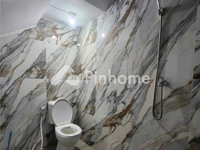 Dijual Rumah 2,5 Lantai Ciamnggis Depok. Di Jalan Raya Gas Alam Depok. Rp 15 Juta/m² | Pinhome