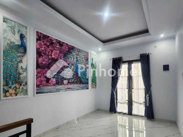 Dijual Rumah 2,5 Lantai Plus Rooftop di Jl Raya Gas Alam Harjamukti Rp 12,86 Juta/m² | Pinhome