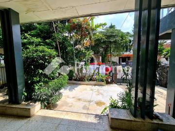 Dijual Rumah 2 Lantai Siap Huni di Jln Kramat 6 Jakarta Pusat Rp 25 Juta/m² | Pinhome