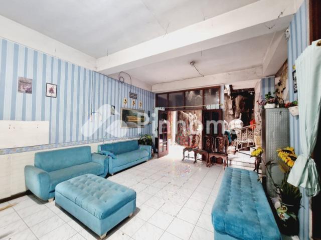 Dijual Rumah 2 Lantai Tepi Jalan Raya Bawah Harga Pasaran di Panularan Rp 15,15 Juta/m² | Pinhome