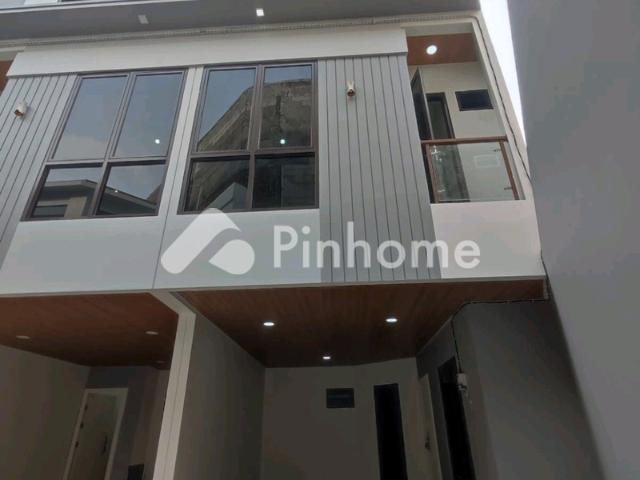 Dijual Rumah Cantik 2 Lantai di Dwiwarna Jakarta Pusat di Jl Ekonomi Dwiwarna Dekat Kecamatan Karang Anyar Rp 26,83 Juta/m² | Pinhome