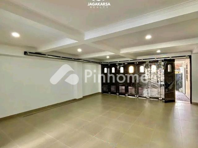 Dijual Rumah American Classic Pesanggrahan Tangerang Selatan di Jl Pesangrahan Tangsel Rp 27,04 Juta/m² | Pinhome