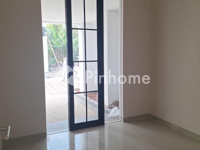 Dijual Rumah Ala VILLA Pribadi Dekat KODAM di Jalan Siroto Raya Rp 10,73 Juta/m² | Pinhome