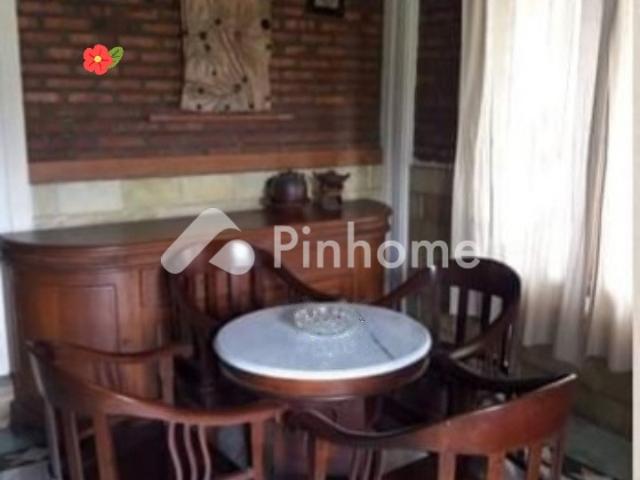 Dijual Rumah Bonus Rasa Vila Hitung Tanah di Komplek Palem Raja di Komplek Perumahan Palem Raja Rp 2,11 Juta/m² | Pinhome