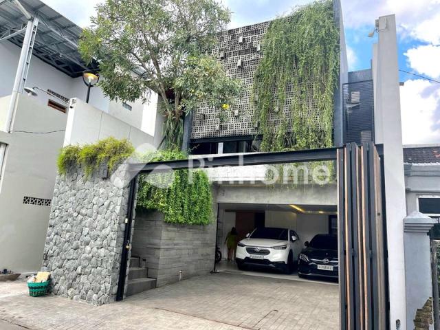 Dijual Rumah Bagus Strategis Banyuanyar Banjarsari Solo di Jl Adi Sumarmo Rp 10,91 Juta/m² | Pinhome