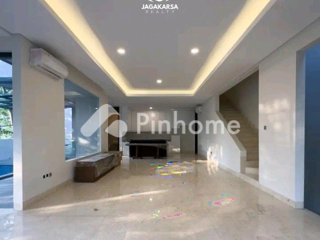 Dijual Rumah Brand New Tropical House Kemang Jakarta Selatan di Jl Kemang Mampang Prapatan Rp 44,49 Juta/m² | Pinhome
