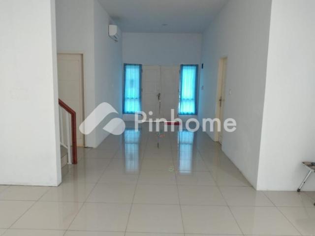 Dijual Rumah di The Halton Place Menteng 7. Type carlton. Di Halton Place, Blk. A No. 2A, Medan Tenggara Rp 21,74 Juta/m² | Pinhome