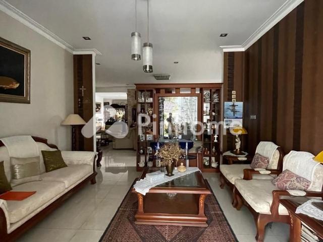 Dijual Rumah Kuldesak Ada Kolam Renang di Legenda Wisata Cibubur Rp 9,86 Juta/m² | Pinhome